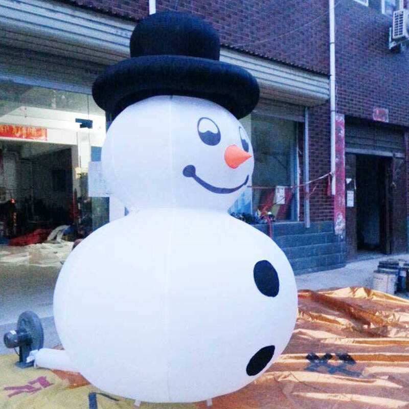 吉州广场雪人卡通